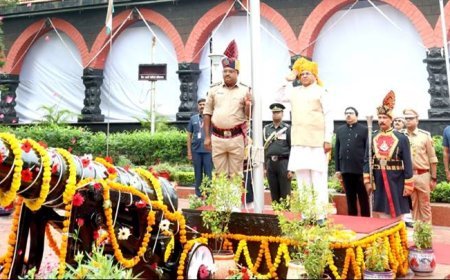 राज्यपाल श्री पटेल ने लोकभवन में किया ध्वजारोहण